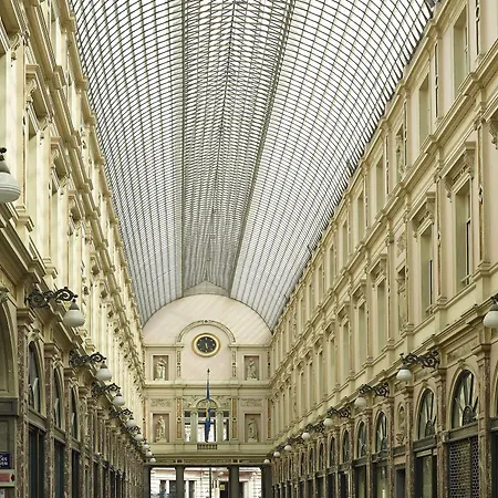 Des Galeries Hotel 4*